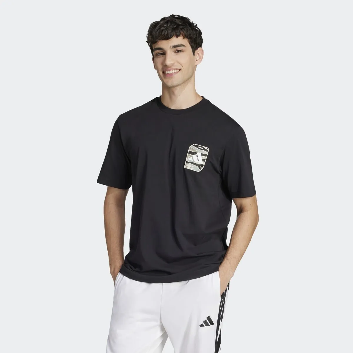 Мужская камуфляжная тканая футболка Adidas с графическим рисунком, чёрный
Мужская камуфляжная тканая футболка Adidas с графическим рисунком, чёрный