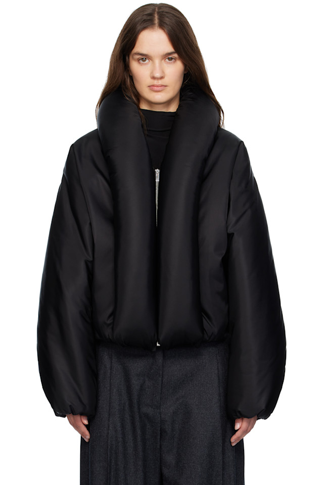 Утепленная куртка-бомбер из тафты Alaïa, черный
Утепленная куртка-бомбер из тафты Alaïa, черный