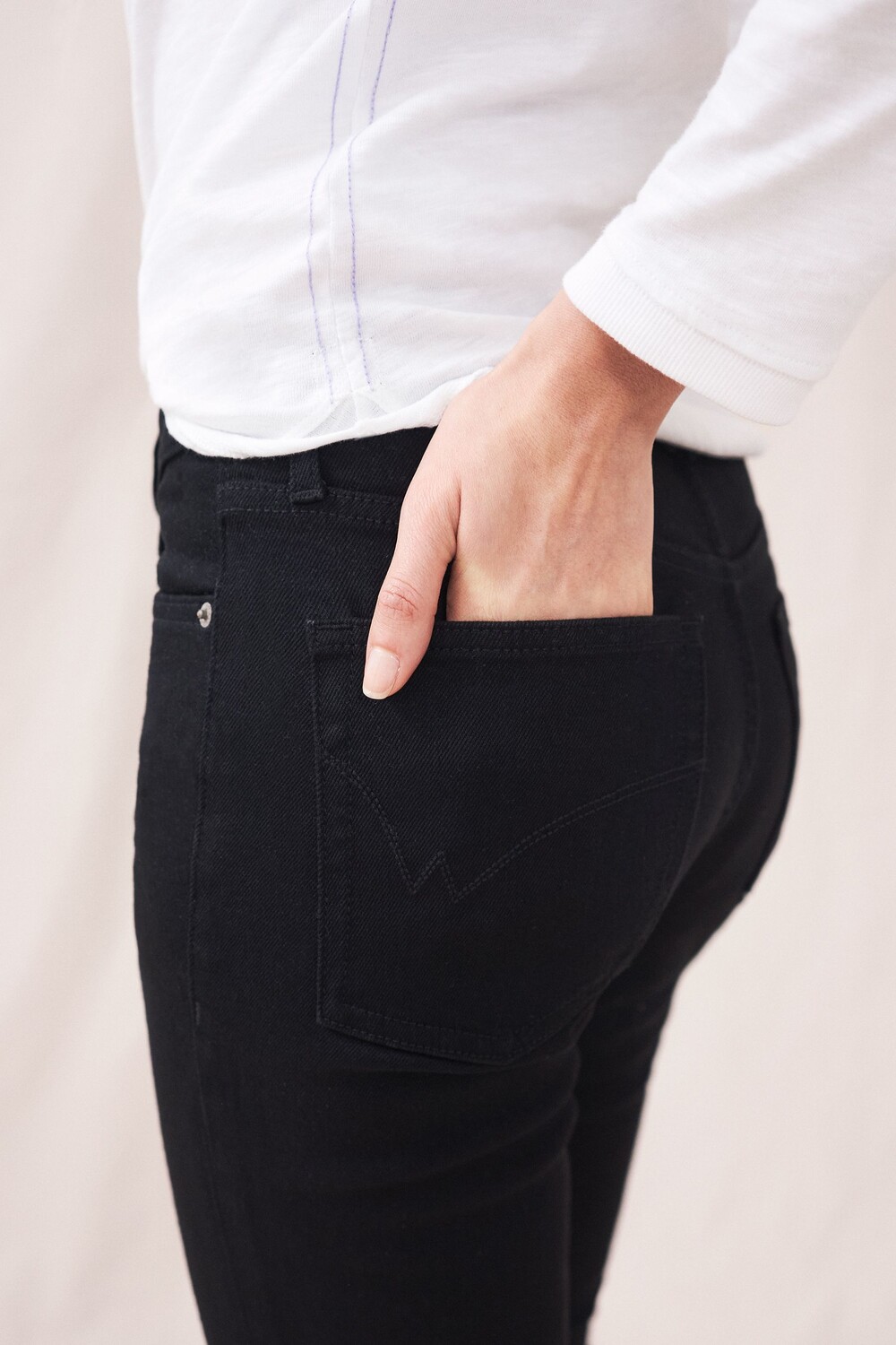 Черные джинсы Brooke прямого кроя White Stuff, черный
Черные джинсы Brooke прямого кроя White Stuff, черный