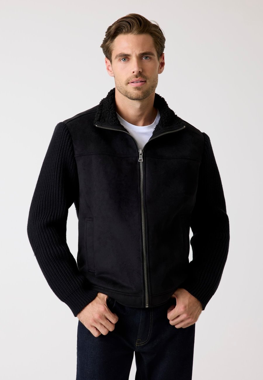 Куртка Guess Faux leather jacket, Schwarz/Black
Куртка Guess Faux leather jacket, Schwarz/Black