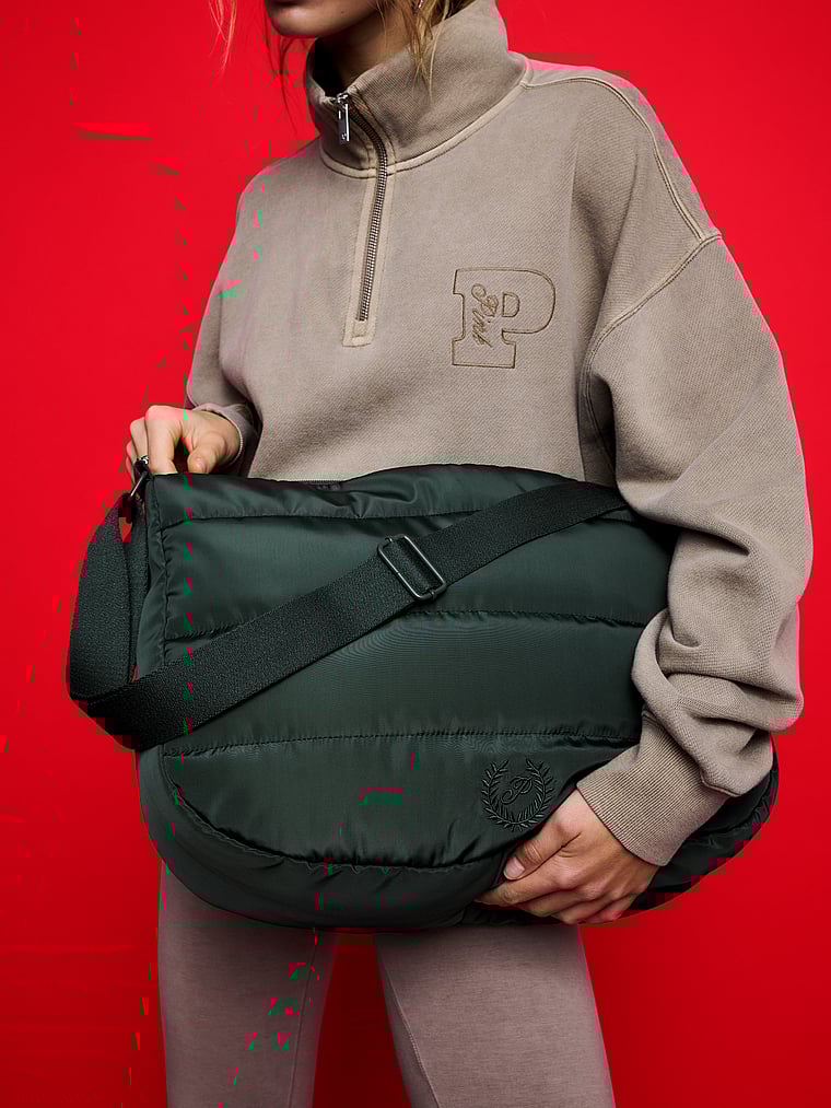 Стеганая стеганая сумка-хобо Pink, deep forest quilted puffer
Стеганая стеганая сумка-хобо Pink, deep forest quilted puffer