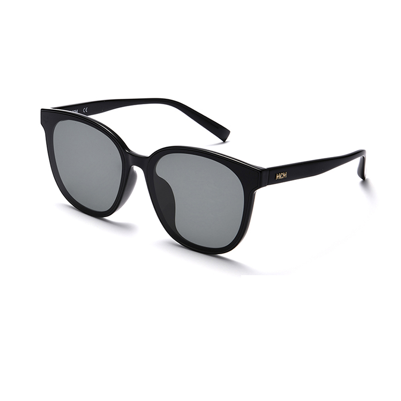 Овальные солнцезащитные очки в оправе MCM унисекс
Овальные солнцезащитные очки в оправе MCM унисекс