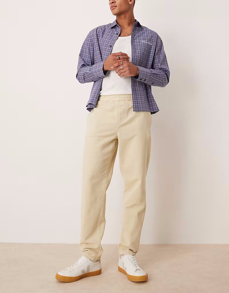 Зауженные брюки-чинос ASOS DESIGN бежевого цвета 
Зауженные брюки-чинос ASOS DESIGN бежевого цвета