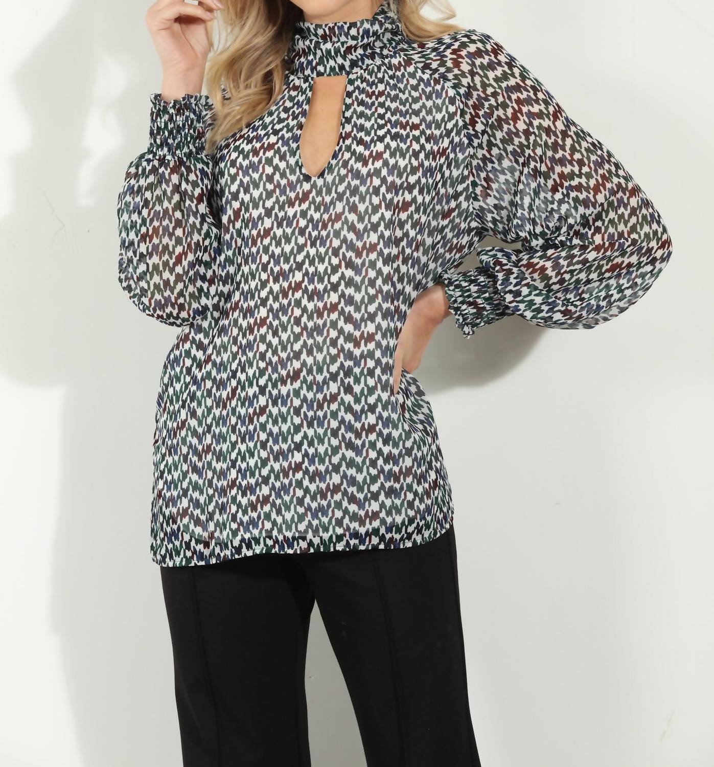 Блузка Prago в мультиколоре Veronica M
Блузка Prago в мультиколоре Veronica M