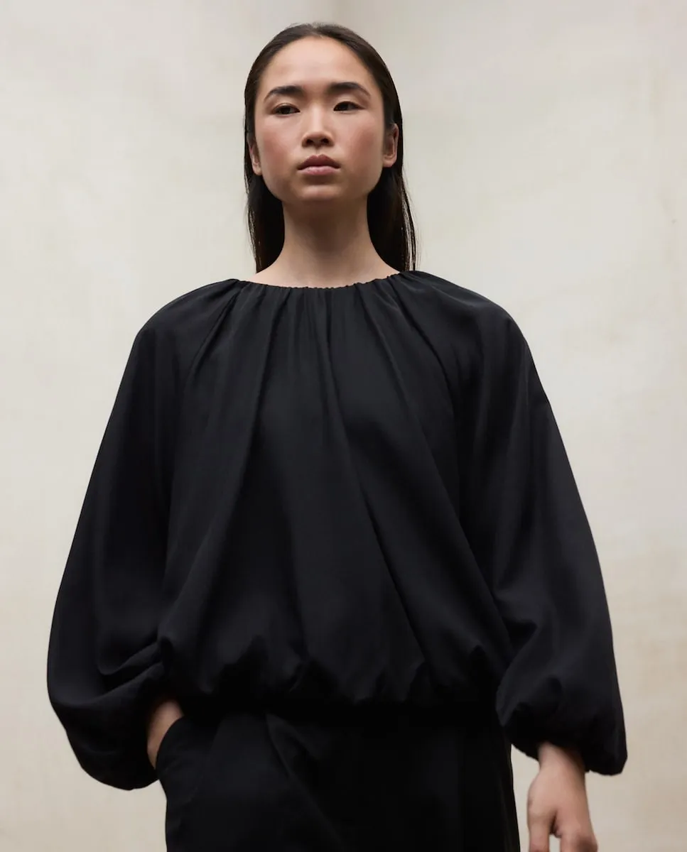 Женская блузка с круглым вырезом и пышными рукавами Ecoalf, черный
Женская блузка с круглым вырезом и пышными рукавами Ecoalf, черный