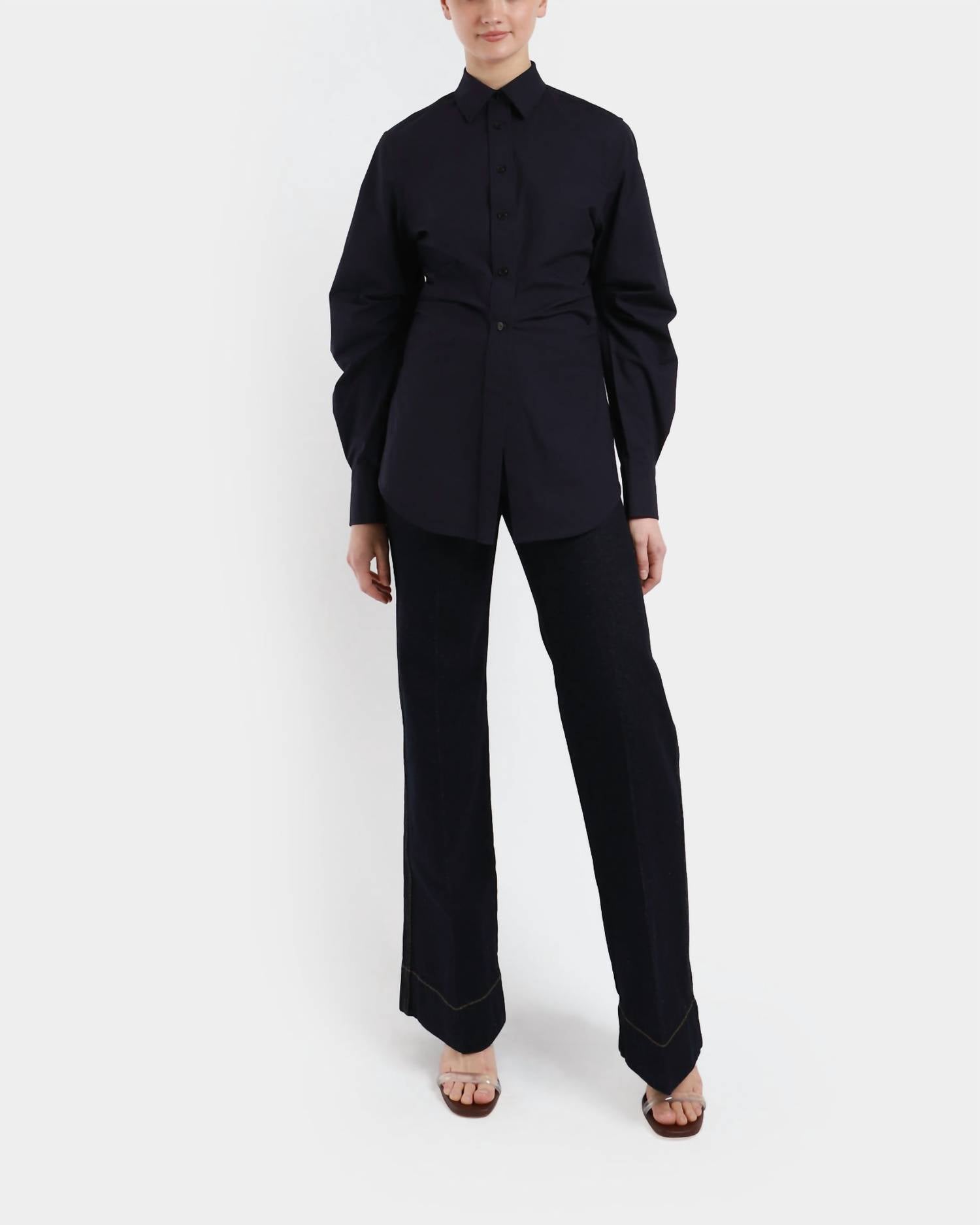 Рубашка с длинными рукавами и складками чернильно-синего цвета Victoria Beckham
Рубашка с длинными рукавами и складками чернильно-синего цвета Victoria Beckham