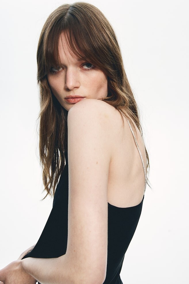 Топ с бретелями из стразов H&M, черный
Топ с бретелями из стразов H&M, черный