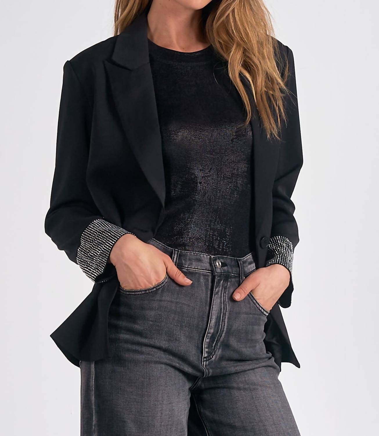 Куртка с рукавами, украшенными стразами, черного цвета Elan, черный
Куртка с рукавами, украшенными стразами, черного цвета Elan, черный