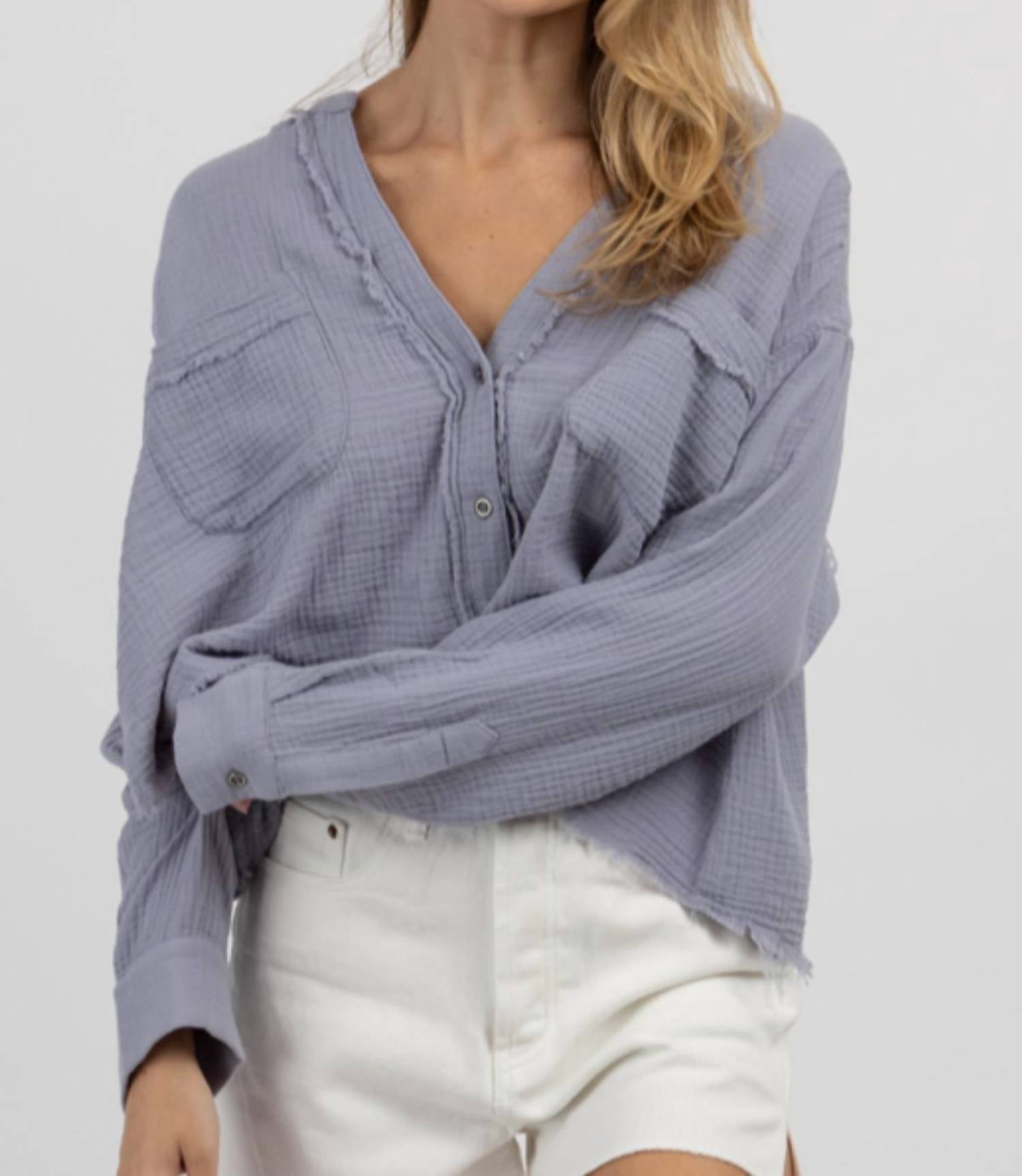 Текстурированный топ Dos Santos цвета Dusty Blue day + moon, цвет dusty blue
Текстурированный топ Dos Santos цвета Dusty Blue day + moon, цвет dusty blue