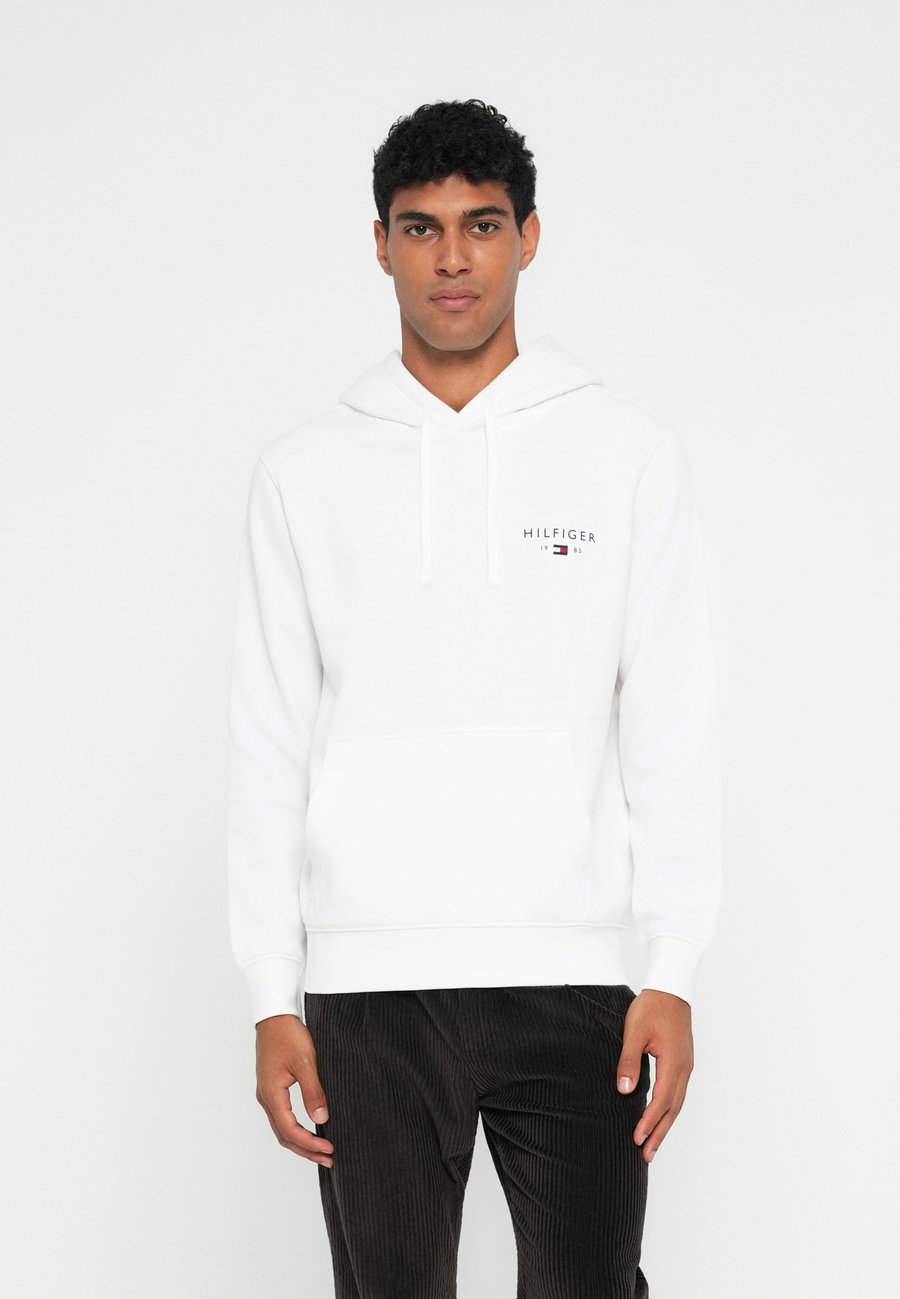 Худи Tommy Hilfiger BRAND LOVE SMALL HOODIE, White, Белый, Худи Tommy Hilfiger BRAND LOVE SMALL HOODIE, White
Худи Tommy Hilfiger BRAND LOVE SMALL HOODIE, White, Белый, Худи Tommy Hilfiger BRAND LOVE SMALL HOODIE, White