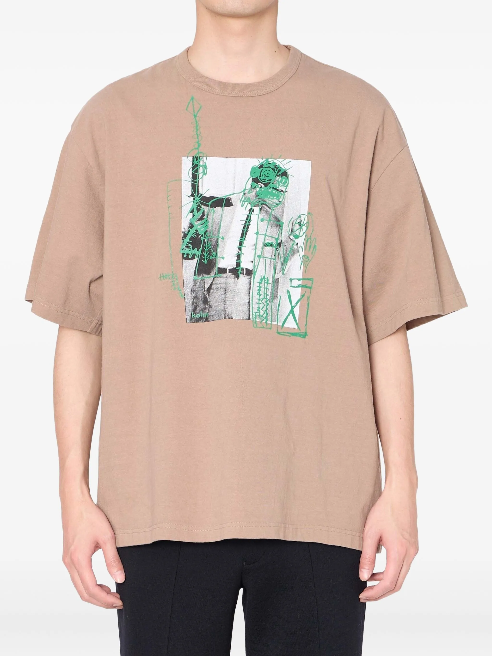 Футболка с графичным принтом Kolor, бежевый
Футболка с графичным принтом Kolor, бежевый