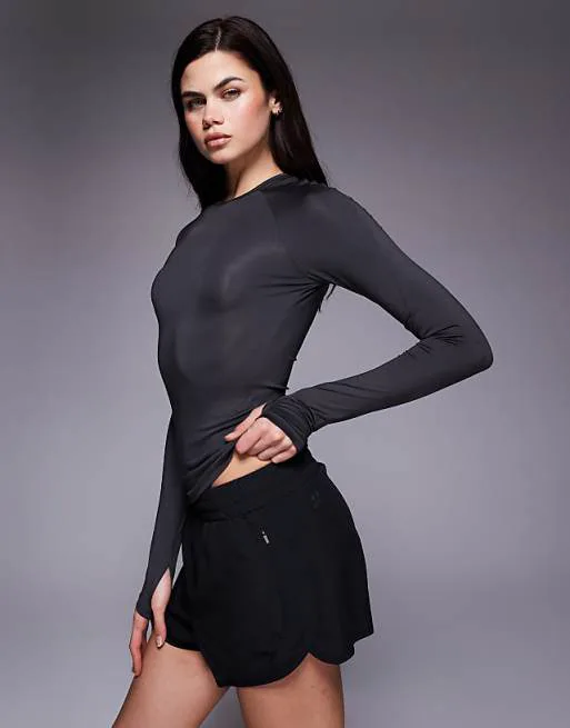 4505 Icon active быстросохнущий топ приталенного кроя с длинными рукавами дымчато-серого цвета
4505 Icon active быстросохнущий топ приталенного кроя с длинными рукавами дымчато-серого цвета