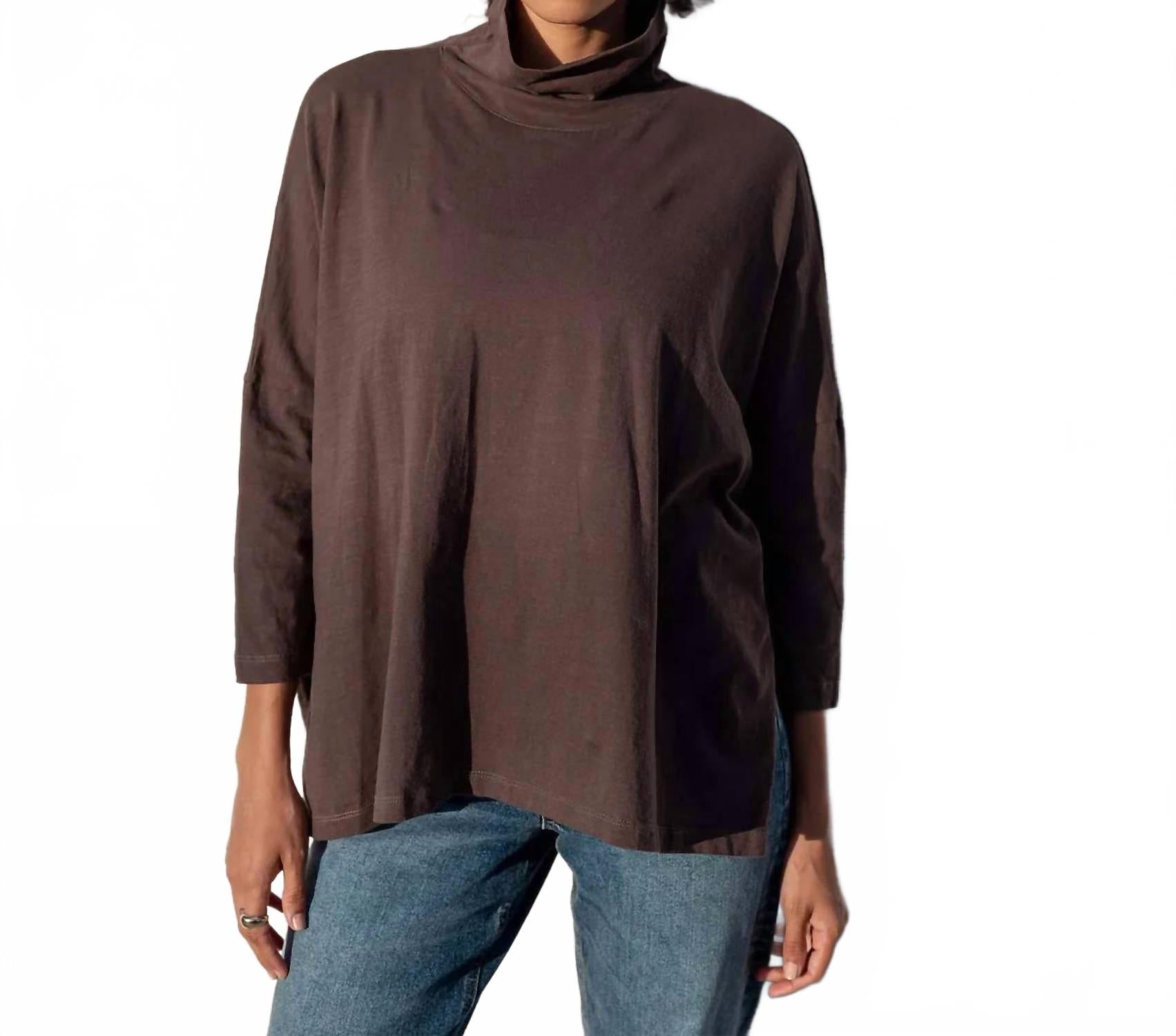 Каталина водолазка в цвете коричневый камень MERSEA
Каталина водолазка в цвете коричневый камень MERSEA