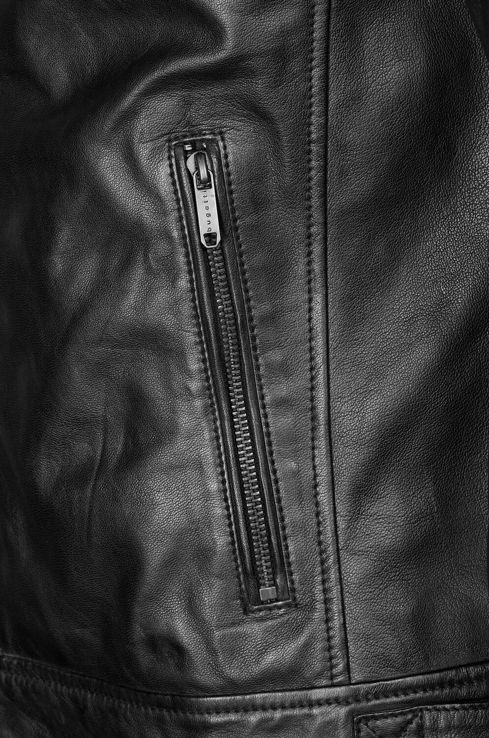 Кожаная куртка BUALEXIO bugatti, черный
Кожаная куртка BUALEXIO bugatti, черный