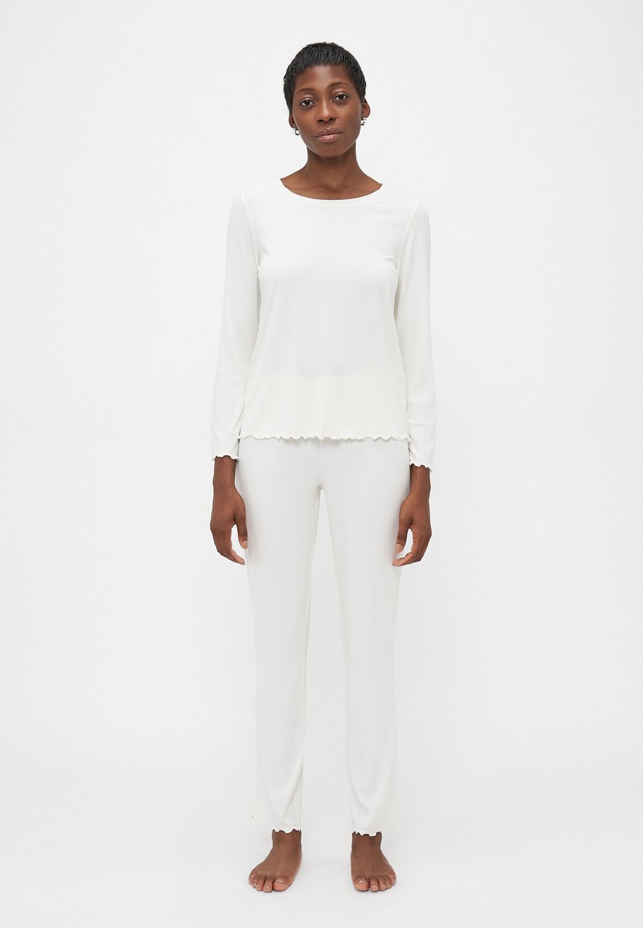 Пижамный комплект LASCANA Pyjama set, Cream/Off-White
Пижамный комплект LASCANA Pyjama set, Cream/Off-White