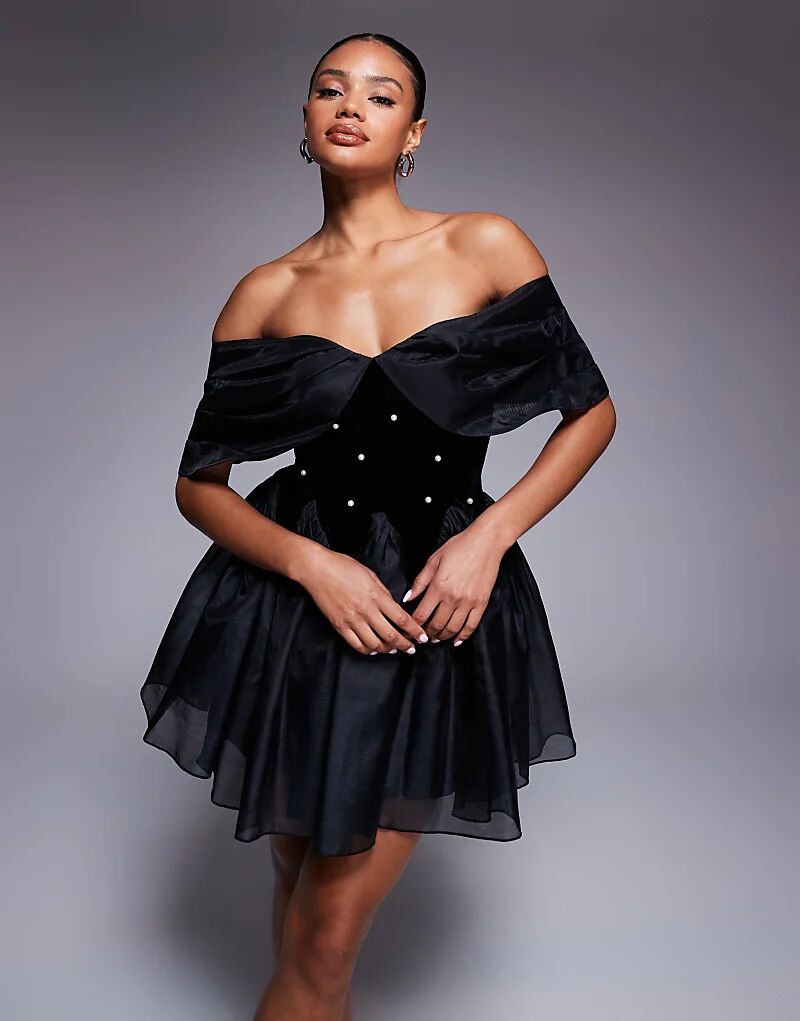 Бархатное мини-платье ASOS LUXE с открытыми плечами, украшенное жемчугом и органзой, черного цвета