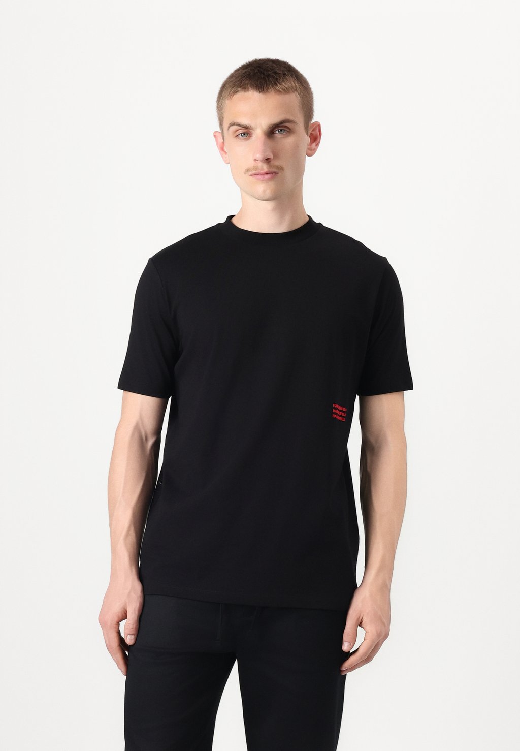 Футболка с принтом CREW NECK KARL LAGERFELD, черный
Футболка с принтом CREW NECK KARL LAGERFELD, черный