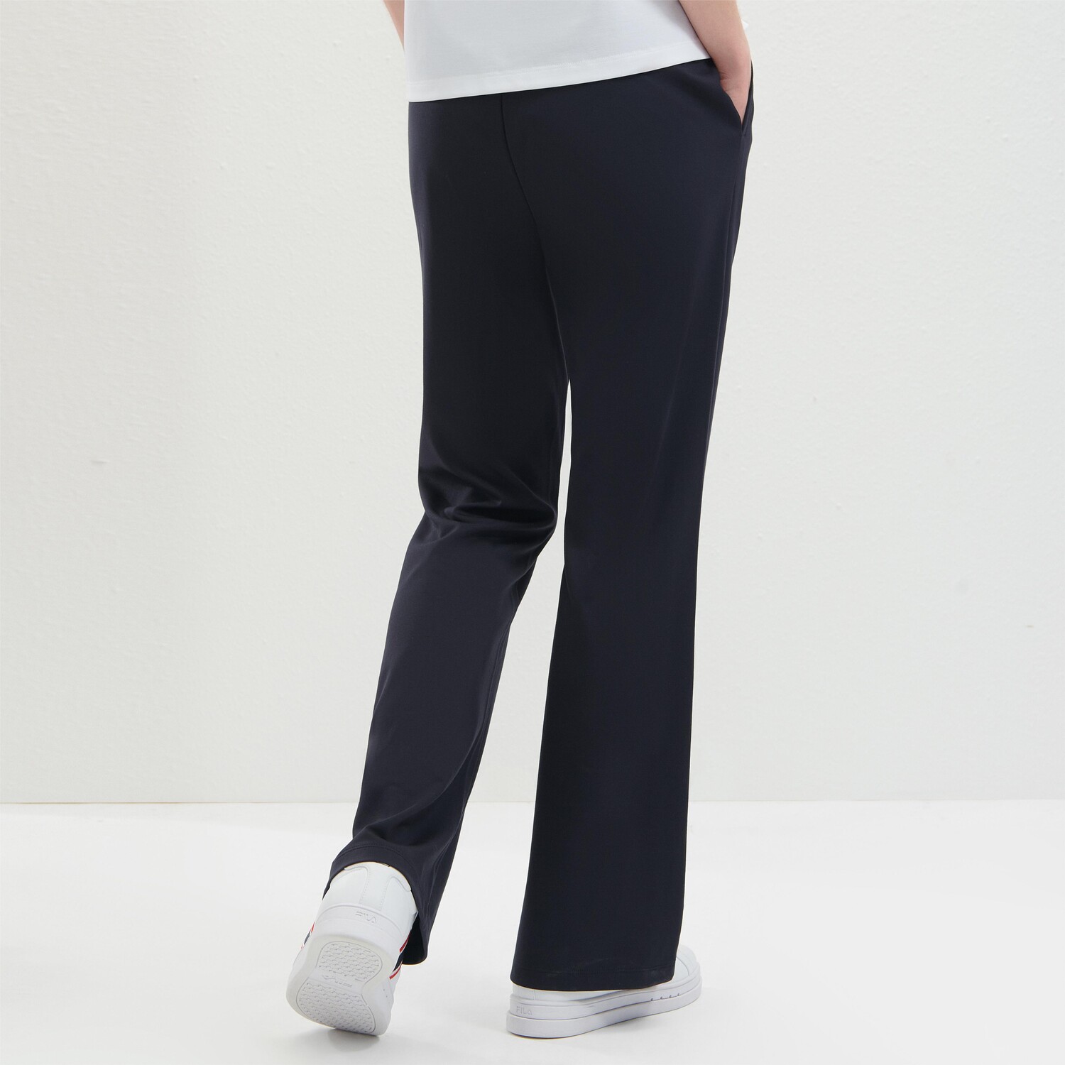 Трикотажные спортивные штаны женские темно-синие Fila
Трикотажные спортивные штаны женские темно-синие Fila