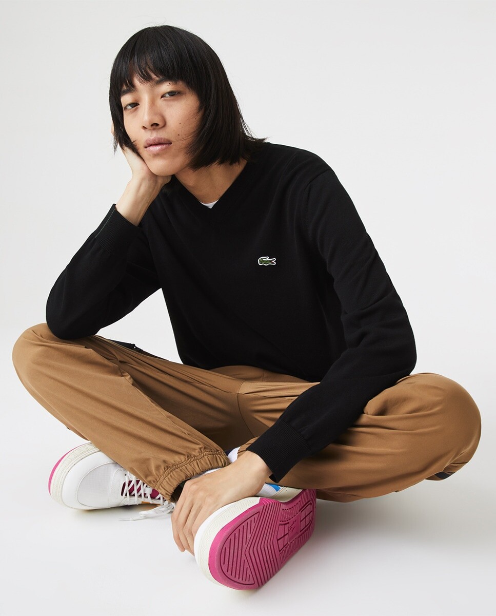 Мужской свитер из органического хлопка с v-образным вырезом Lacoste, черный
Мужской свитер из органического хлопка с v-образным вырезом Lacoste, черный