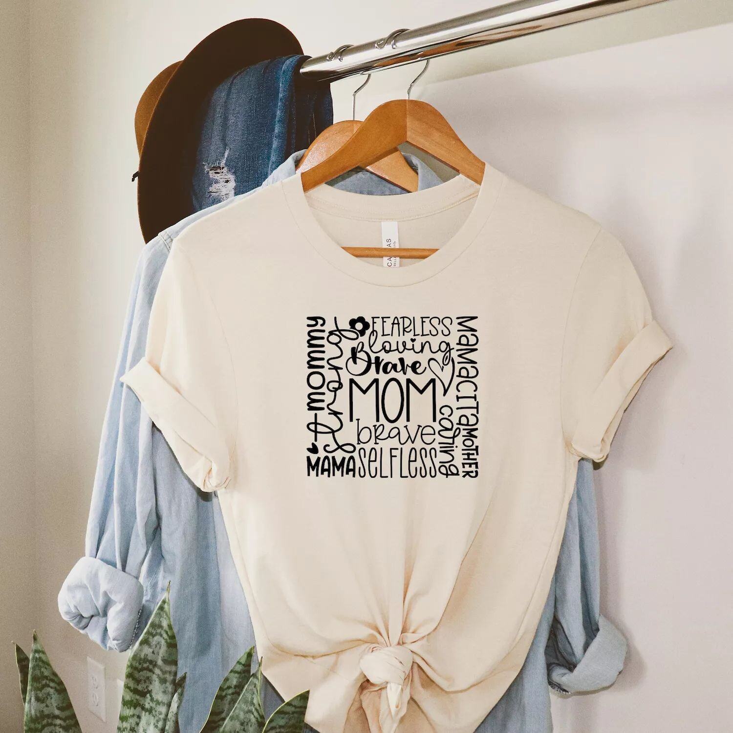 Футболка с короткими рукавами и рисунком Mom Doodles Simply Sage Market
Футболка с короткими рукавами и рисунком Mom Doodles Simply Sage Market