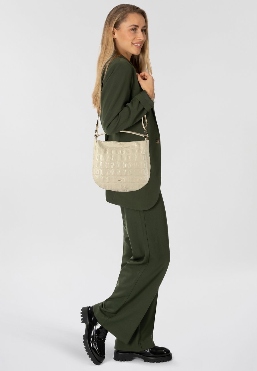 Сумка-шоппер Abro MIA SCHULTER, Milk/White
Сумка-шоппер Abro MIA SCHULTER, Milk/White