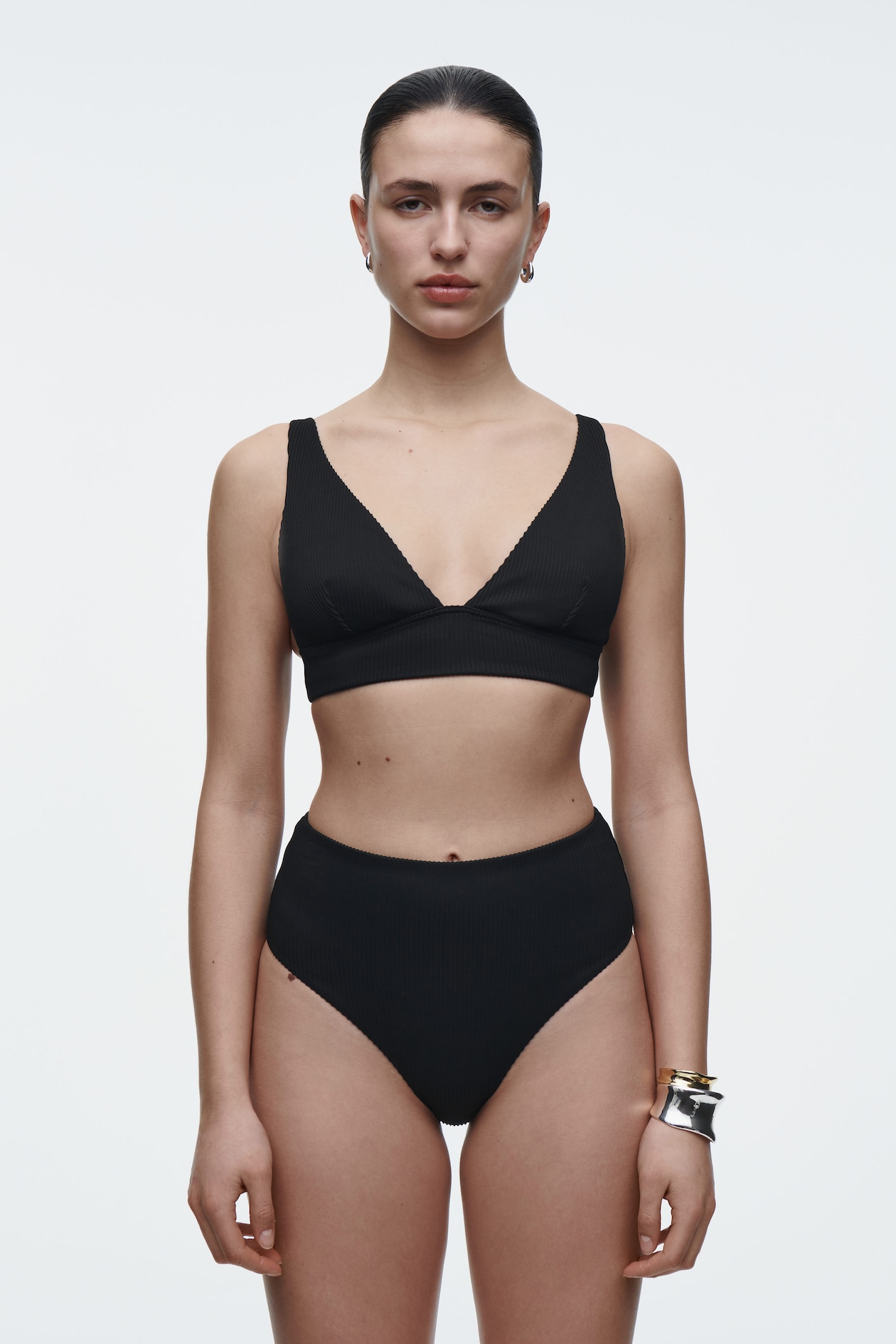Ребристый низ бикини с высокой талией COS, черный
Ребристый низ бикини с высокой талией COS, черный