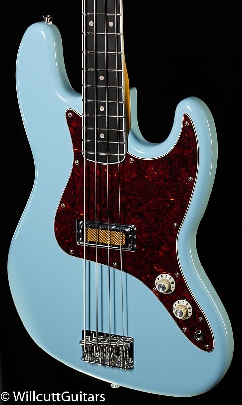 Басс гитара Fender Gold Foil Jazz Bass Sonic Blue
Басс гитара Fender Gold Foil Jazz Bass Sonic Blue