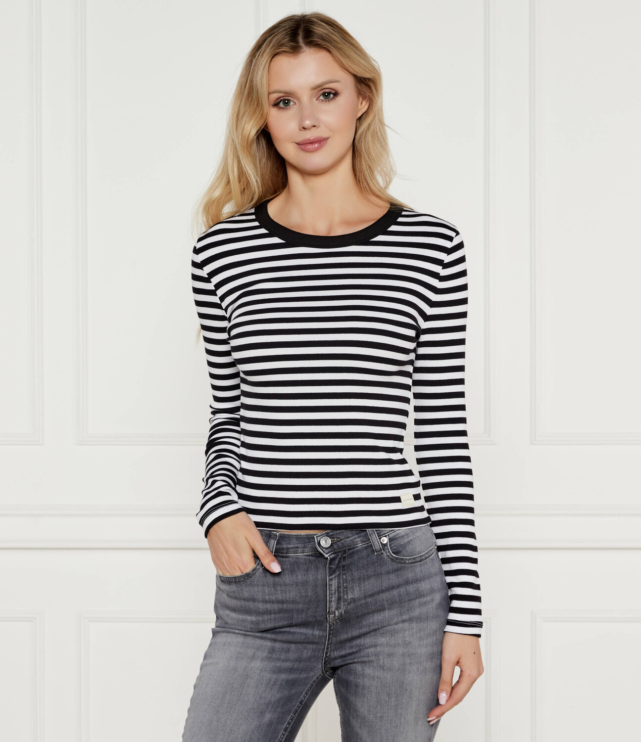 Блуза CALVIN KLEIN JEANS Slim Fit, белый
Блуза CALVIN KLEIN JEANS Slim Fit, белый