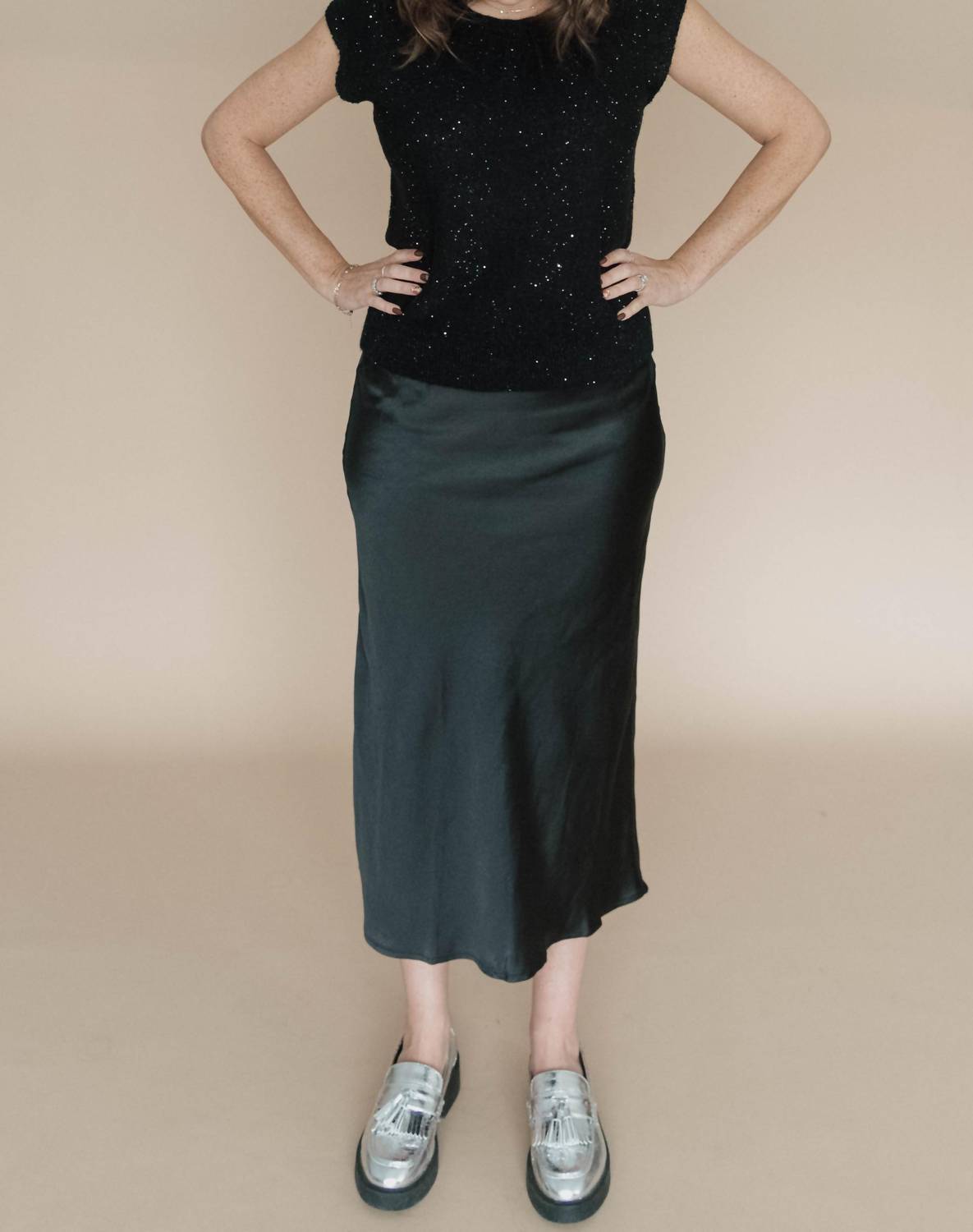 Влюбленная в тебя атласная юбка в черном цвете Entro
Влюбленная в тебя атласная юбка в черном цвете Entro