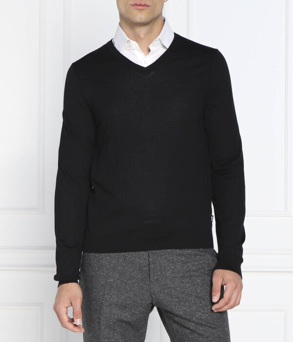 Свитер мужской Boss с v-образным вырезом, черный 
Свитер мужской Boss с v-образным вырезом, черный