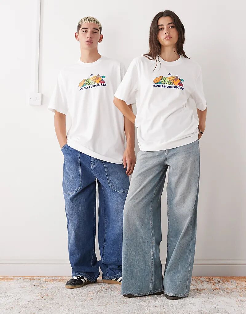 Футболка Adidas Originals с фруктовой графикой белого цвета
Футболка Adidas Originals с фруктовой графикой белого цвета