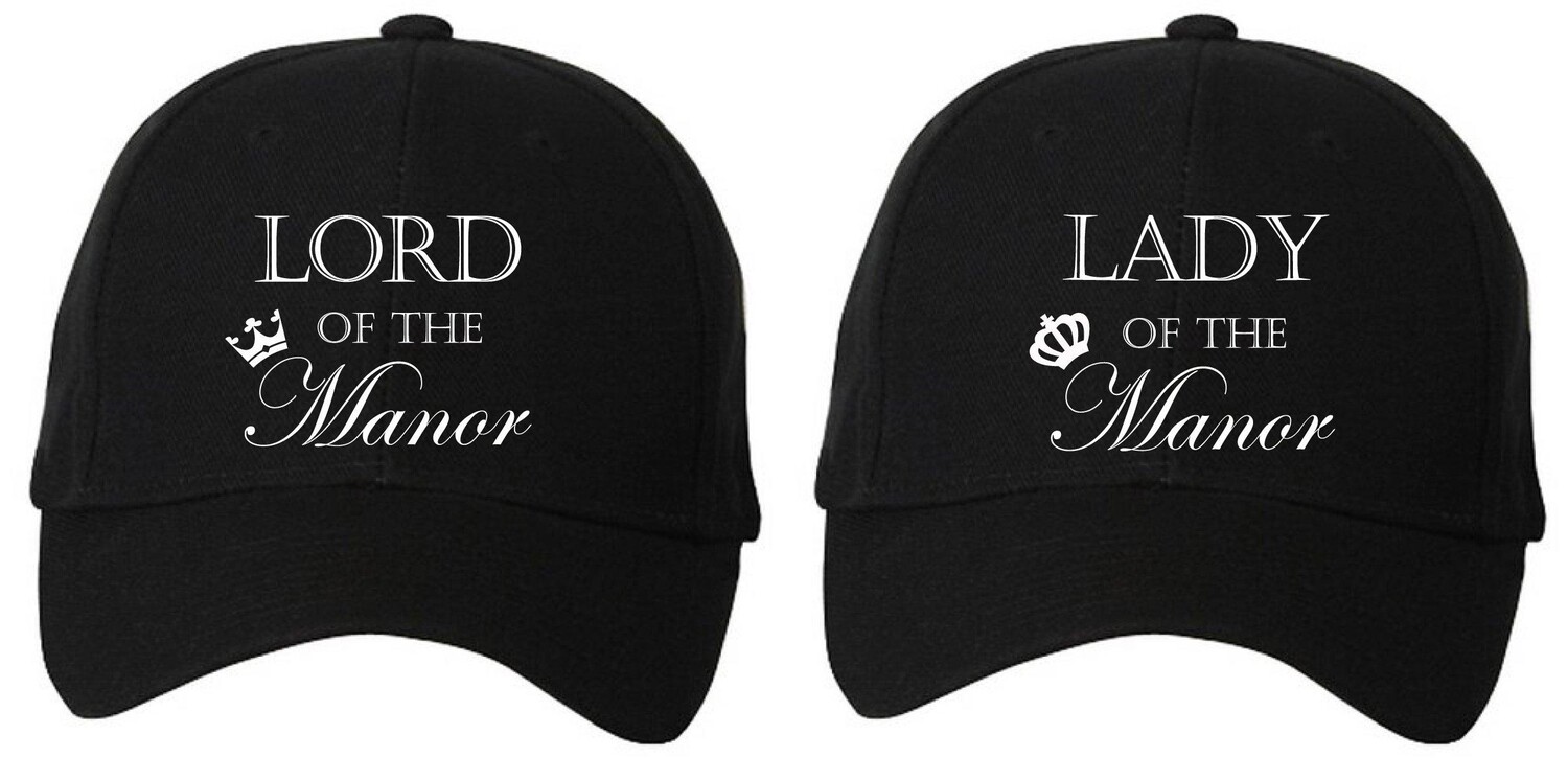 Лорд и леди поместья в черных кепках 60 SECOND MAKEOVER, черный
Лорд и леди поместья в черных кепках 60 SECOND MAKEOVER, черный