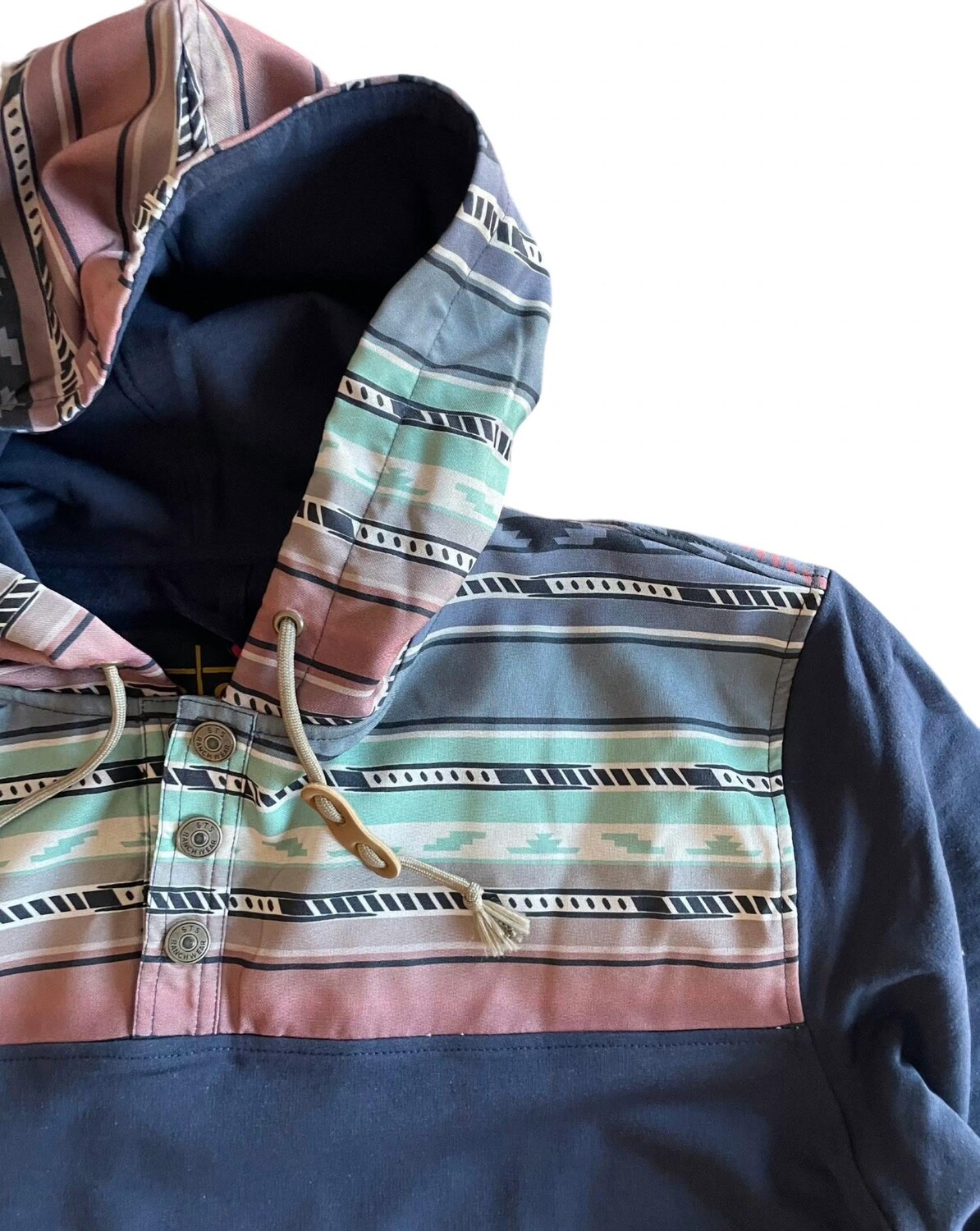 Мужская худи Ryland темно-синего цвета серапе STS Ranchwear
Мужская худи Ryland темно-синего цвета серапе STS Ranchwear