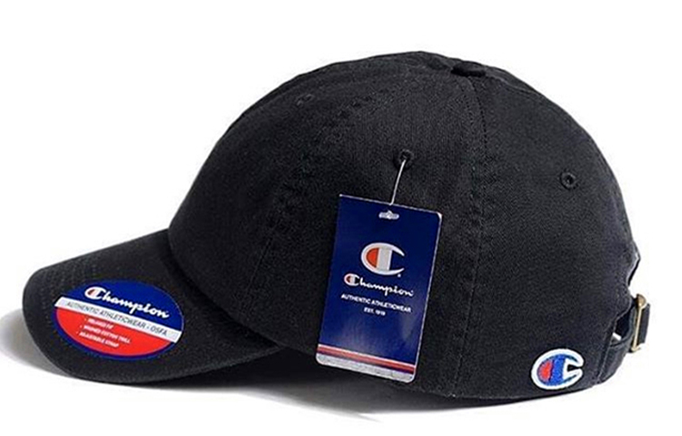 Хлопковая бейсболка унисекс черная Champion
Хлопковая бейсболка унисекс черная Champion