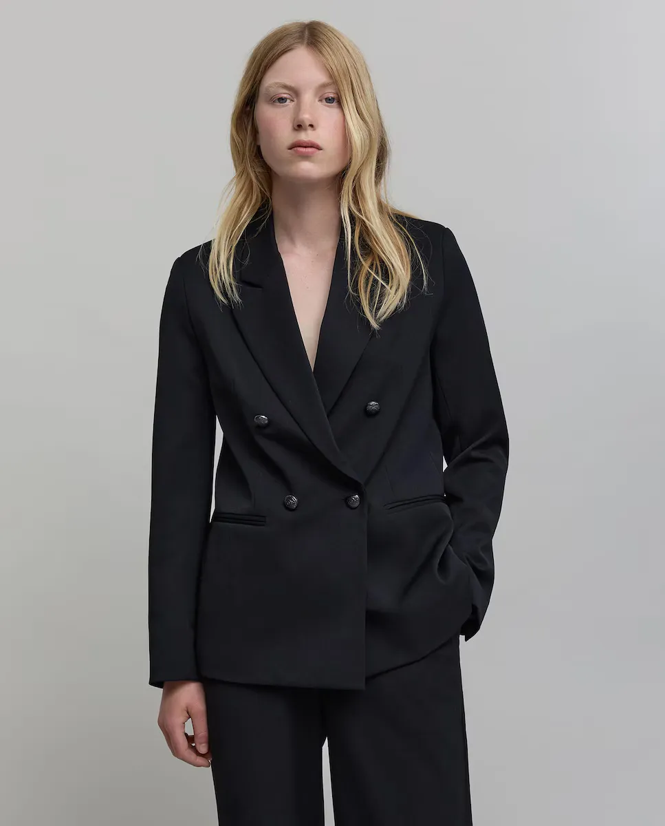 Костюм женский пиджак с карманами IKKS, черный
Костюм женский пиджак с карманами IKKS, черный