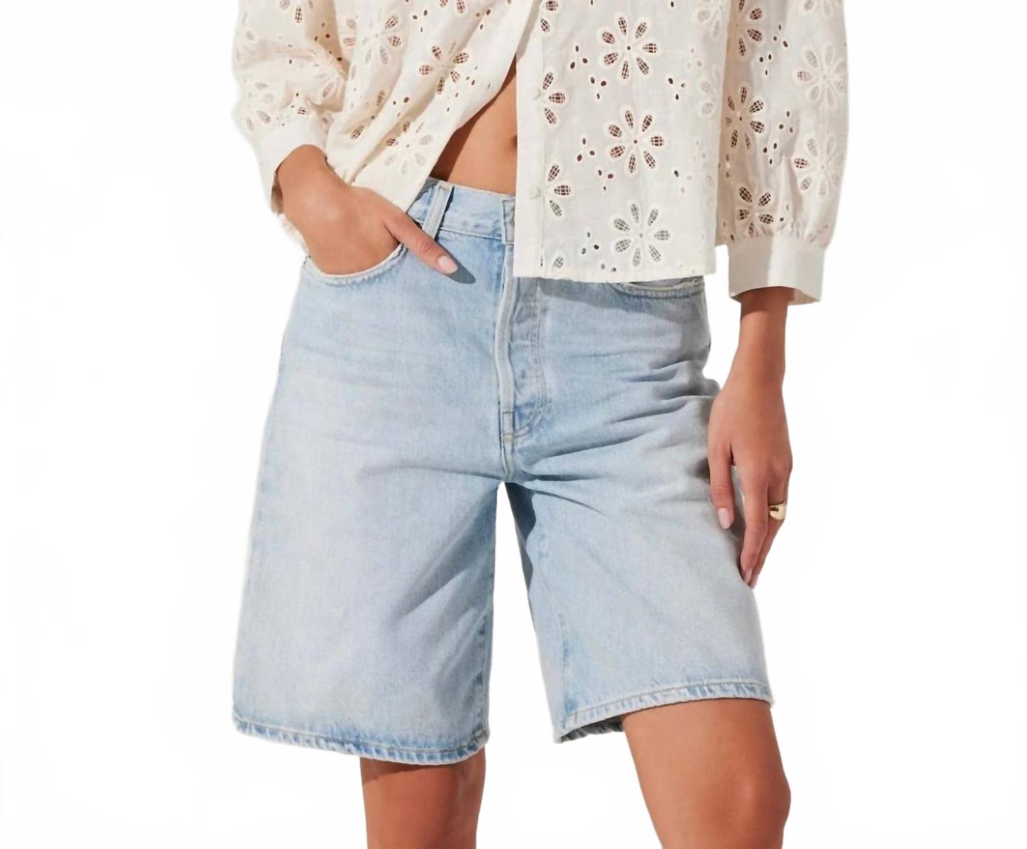 Кремовая блузка с пуговицами и люверсами Savanna ASTR
Кремовая блузка с пуговицами и люверсами Savanna ASTR