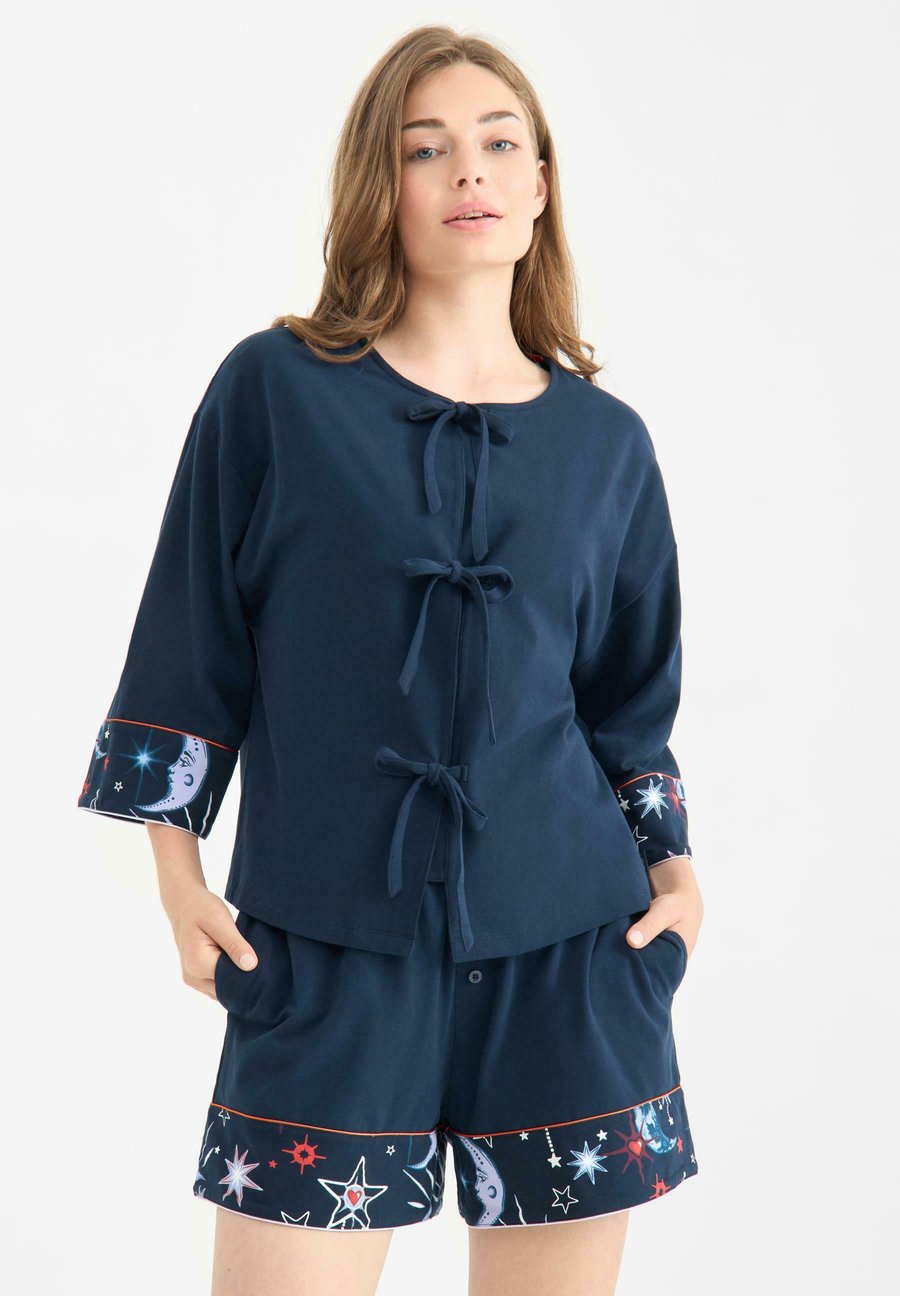 Пижамный комплект Chelsea Peers SET, Dark Blue
Пижамный комплект Chelsea Peers SET, Dark Blue