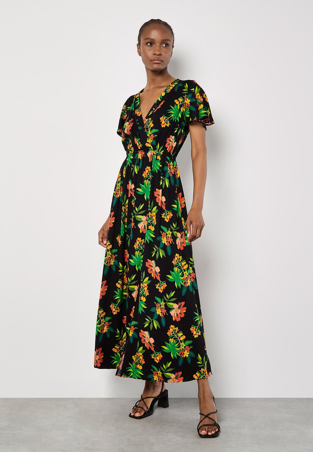 Платье макси Apricot, черный
Платье макси Apricot, черный