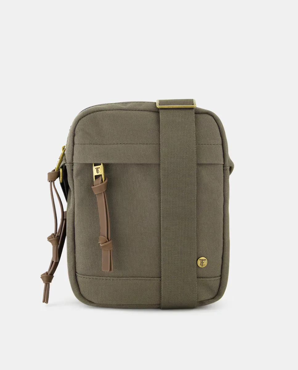Кросс-боди, текстурированный нейлон Emidio Tucci, цвет Kaki
Кросс-боди, текстурированный нейлон Emidio Tucci, цвет Kaki