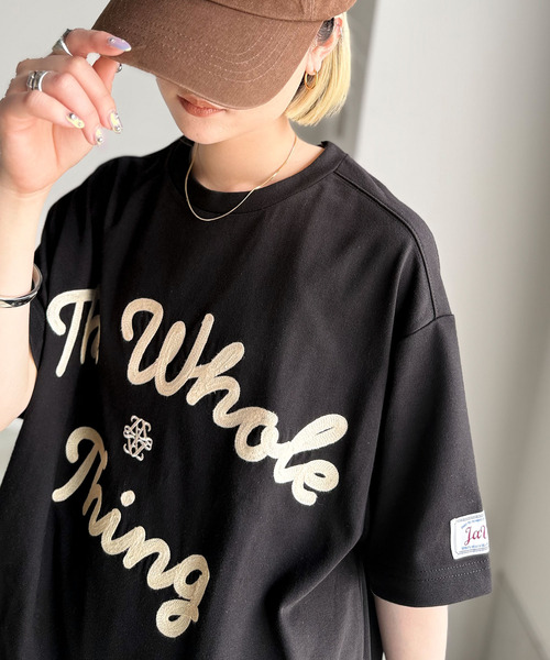 Футболка оверсайз с вышитым вельветовым логотипом Java, черный
Футболка оверсайз с вышитым вельветовым логотипом Java, черный