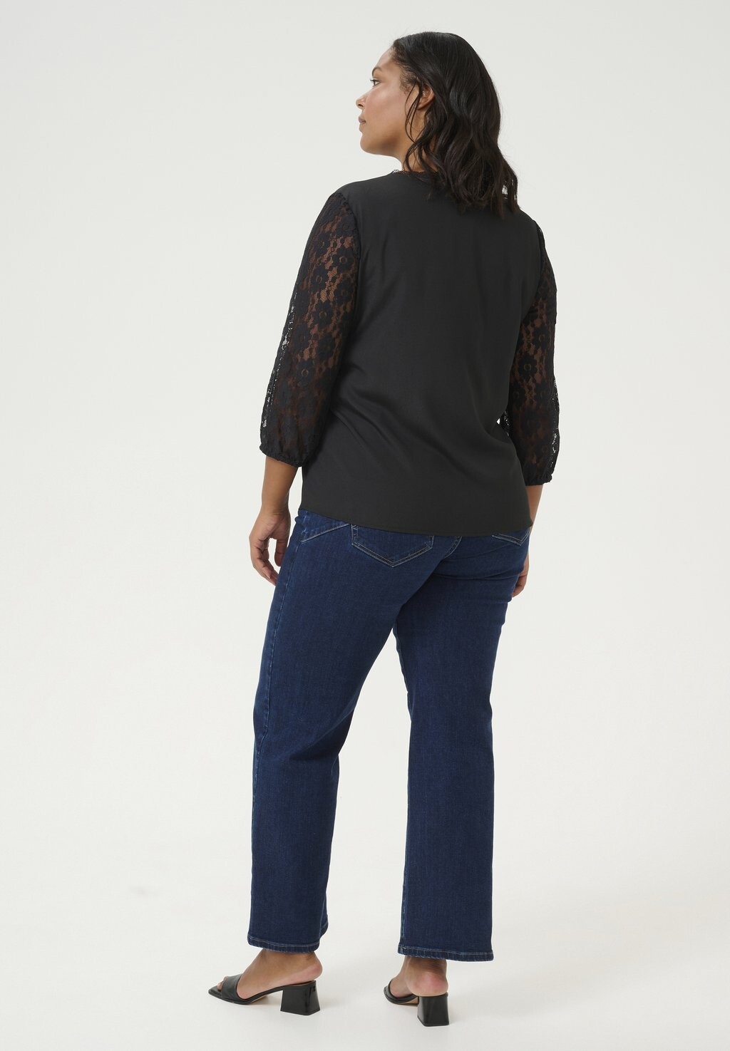 Блуза SILJE V-NECK Kaffe Curve, цвет Mottled Black
Блуза SILJE V-NECK Kaffe Curve, цвет Mottled Black