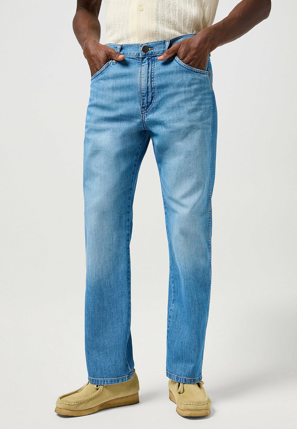 Джинсы прямого кроя FRONTIER Wrangler, цвет Coastal Breeze
Джинсы прямого кроя FRONTIER Wrangler, цвет Coastal Breeze