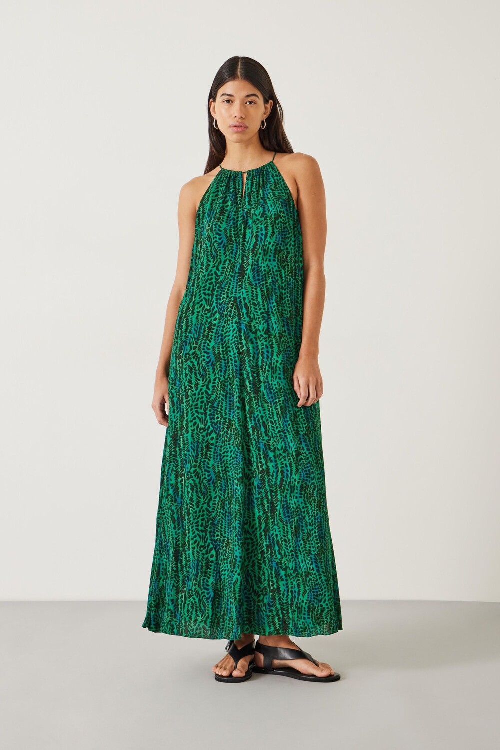 Платье миди с вырезом халтер Cassie Hush, зеленый
Платье миди с вырезом халтер Cassie Hush, зеленый