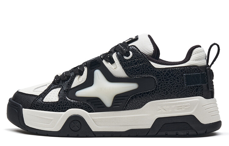 Кроссовки XTEP Star-X Skateboarding Shoes Men Low-top Black/White, черный/белый 
Кроссовки XTEP Star-X Skateboarding Shoes Men Low-top Black/White, черный/белый