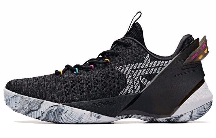 Баскетбольные кроссовки мужские низкие черные/белые/оранжевые Anta
Баскетбольные кроссовки мужские низкие черные/белые/оранжевые Anta