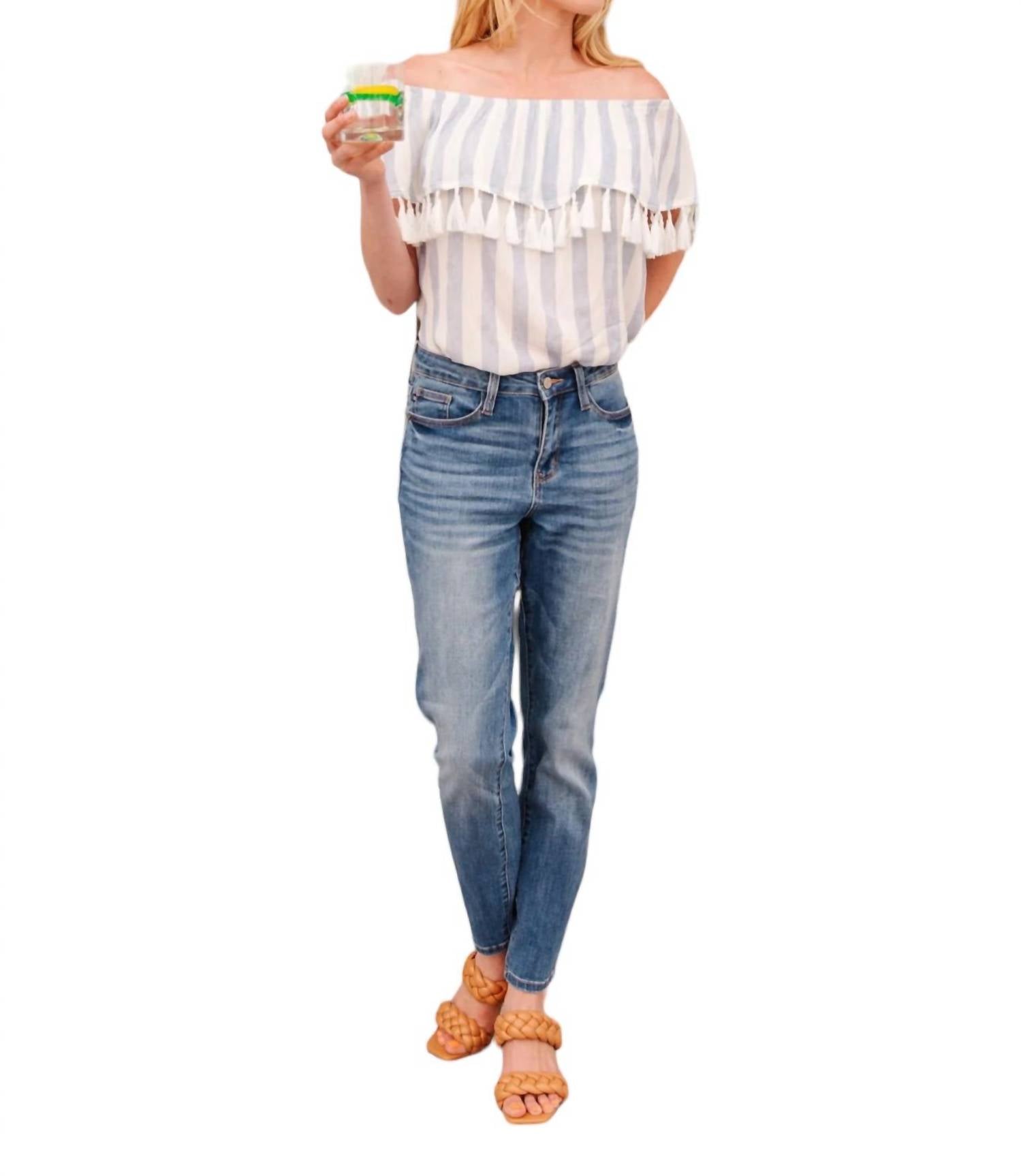 Полосатый топ Set Yourself Free в белом цвете ANDREE BY UNIT
Полосатый топ Set Yourself Free в белом цвете ANDREE BY UNIT