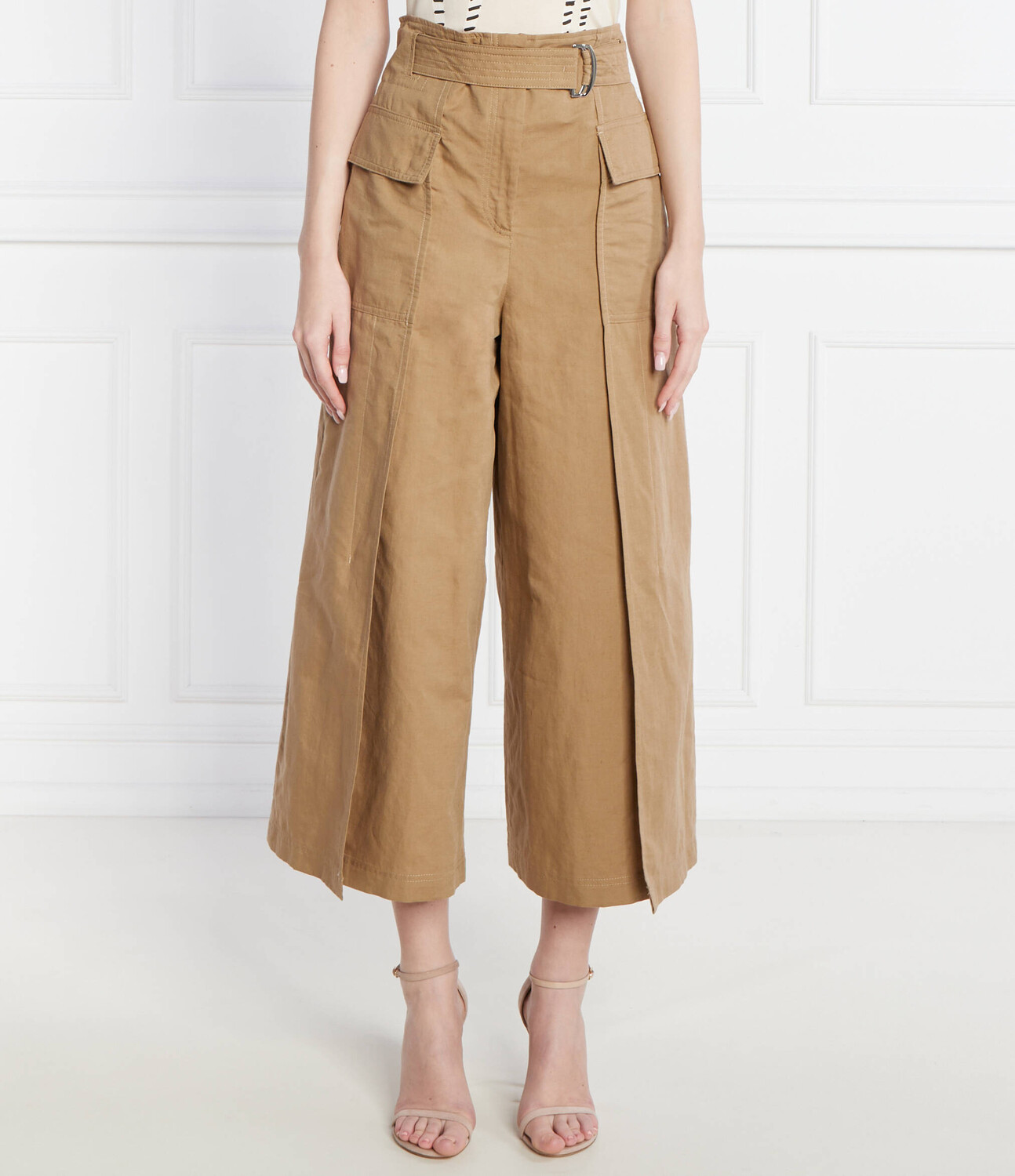 Брюки Weekend MaxMara PINIDE flare fit, бежевый
Брюки Weekend MaxMara PINIDE flare fit, бежевый
