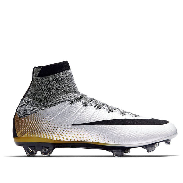 Кроссовки cr7 x mercurial superfly se fg '324k gold' Nike, белый 
Кроссовки cr7 x mercurial superfly se fg '324k gold' Nike, белый