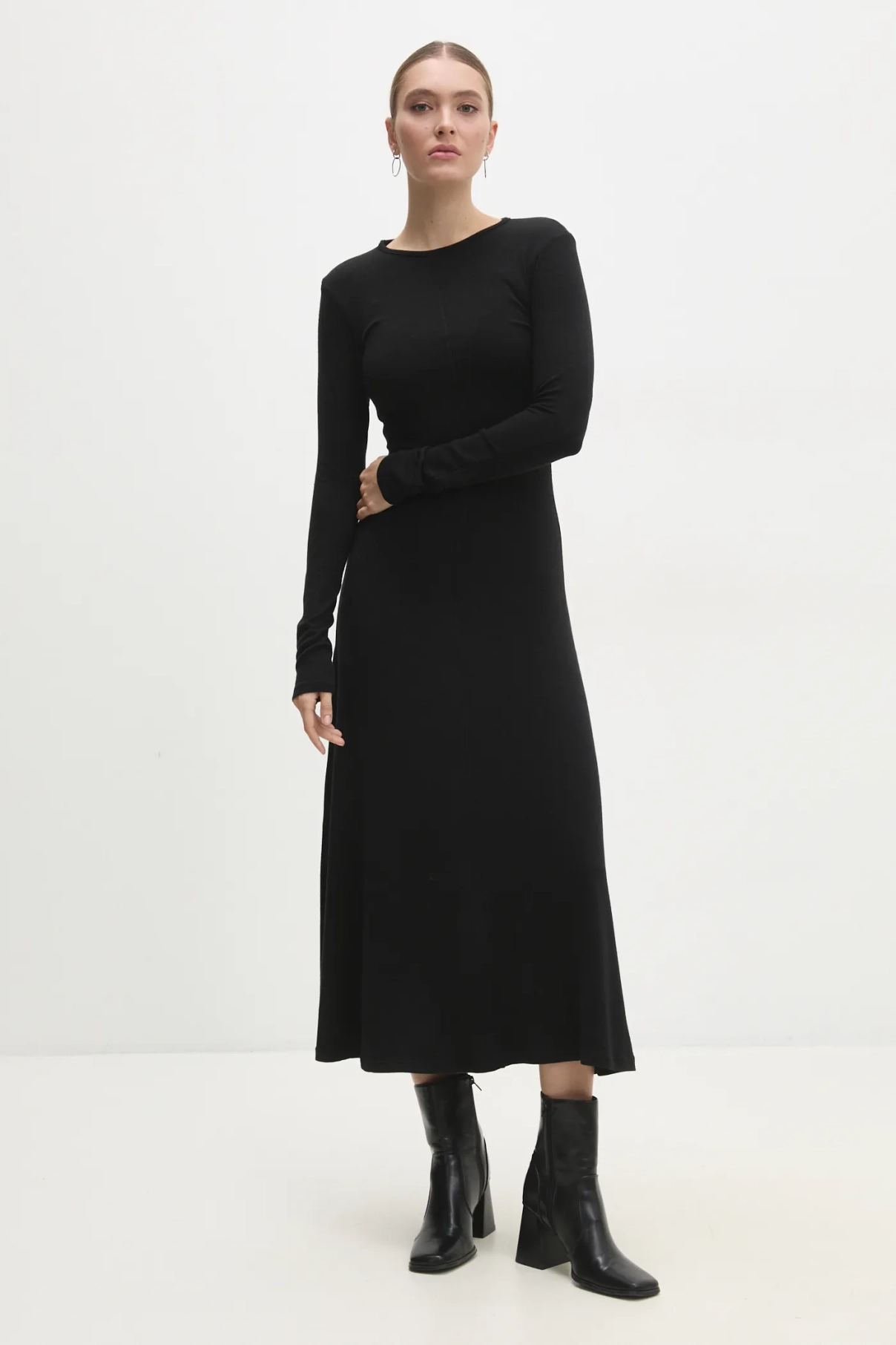 Платье Answear Lab, черный
Платье Answear Lab, черный