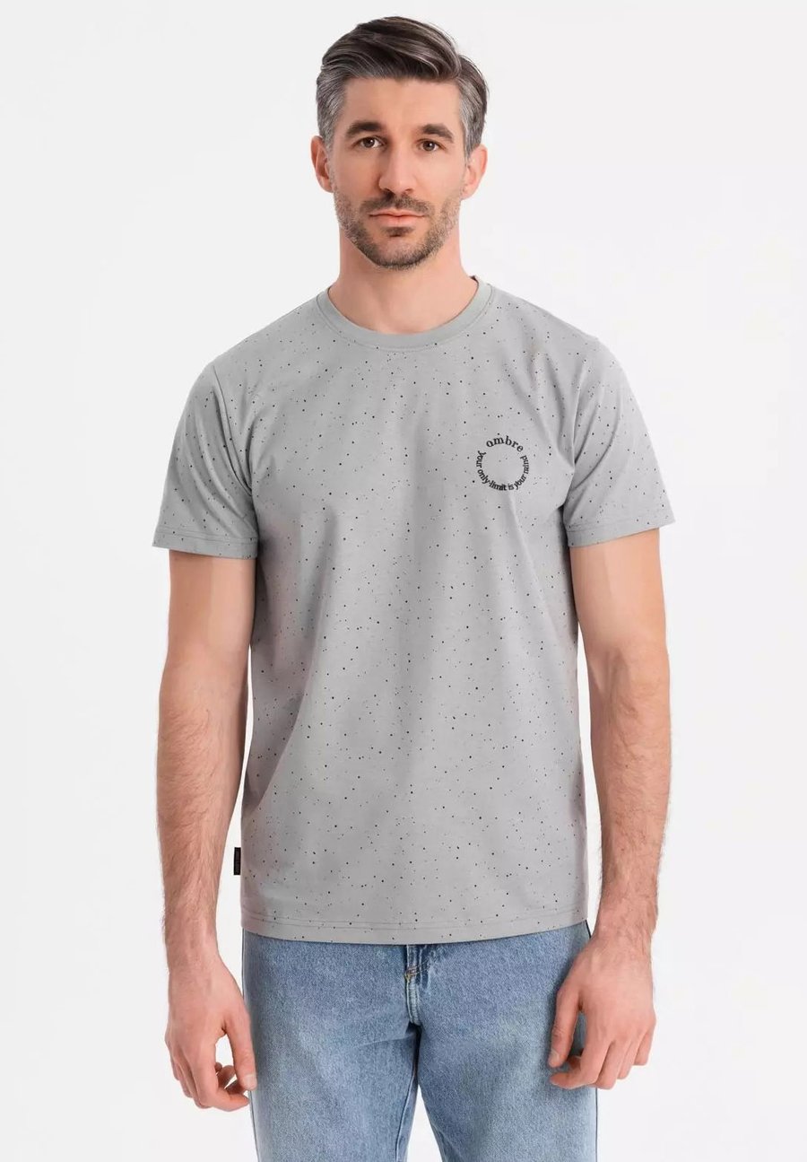 Футболка Ombre WITH ALL-OVER AND ROUND NECKLINE 3 PACK, Light Grey
Футболка Ombre WITH ALL-OVER AND ROUND NECKLINE 3 PACK, Light Grey
